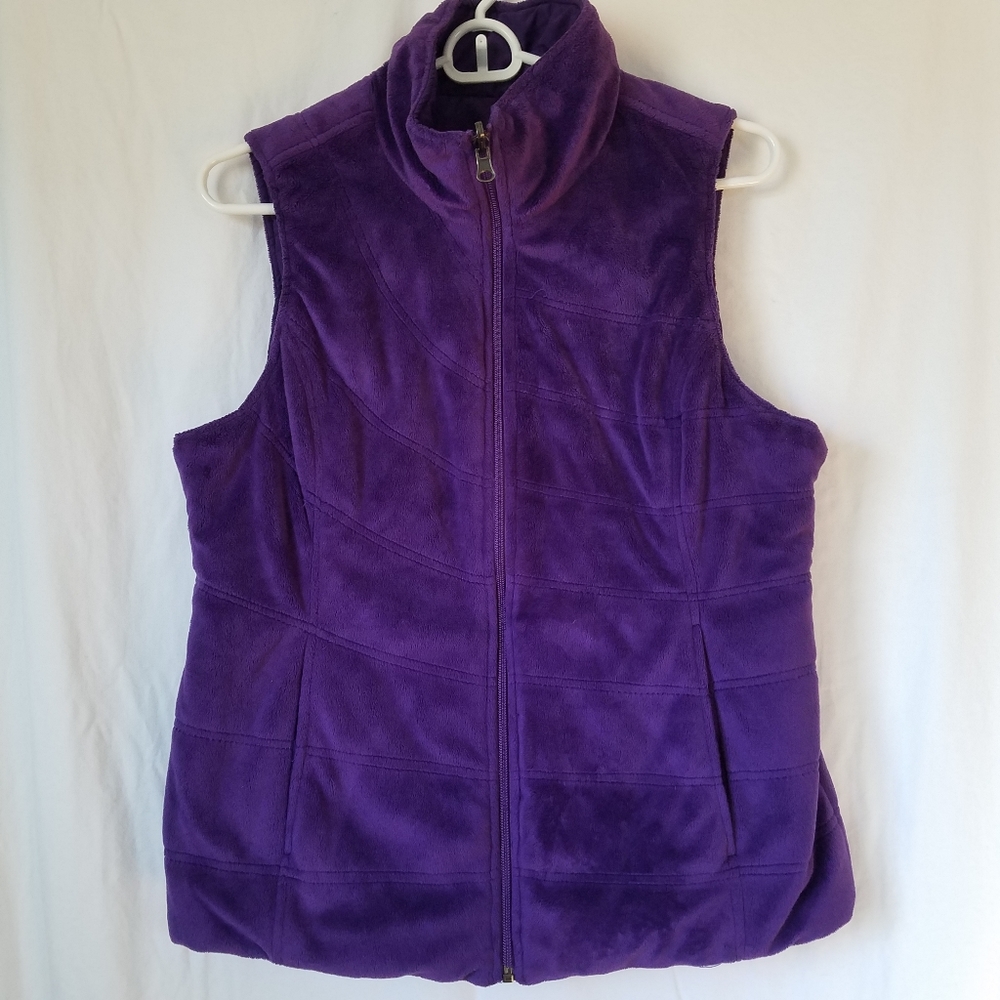 Kiwi Kate fuzzy reversible puffer vest quilted